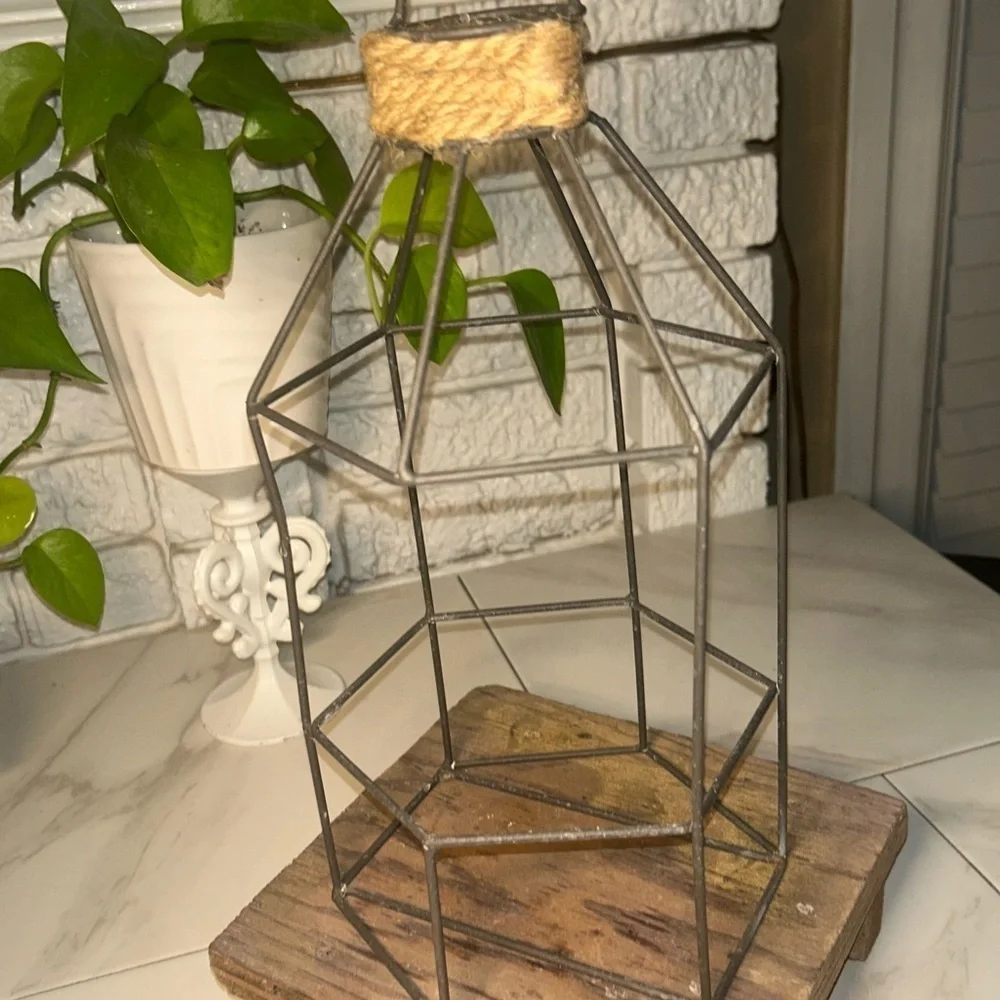 Rustic Wood Pot Hanging Plant Planter Indoor or Outdoor Medal Design Decor